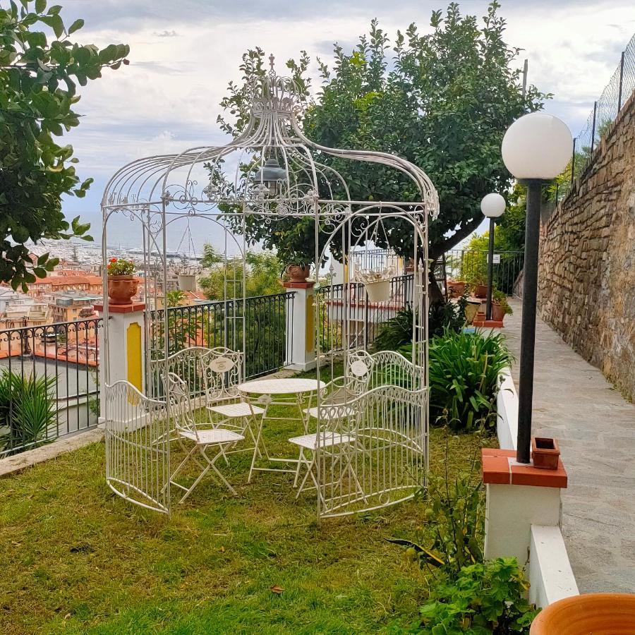 Готель La Casa Del Sole Санремо Екстер'єр фото